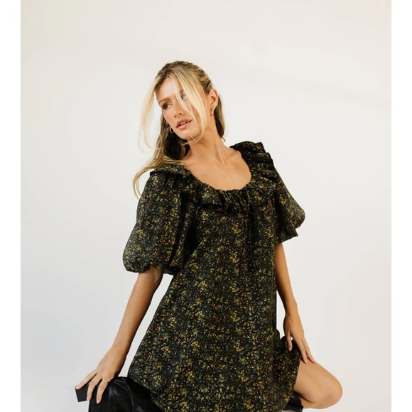 Zoco Good Luck Gem Mini Puff Sleeve Dress in black floral. - Picture 2 of 14